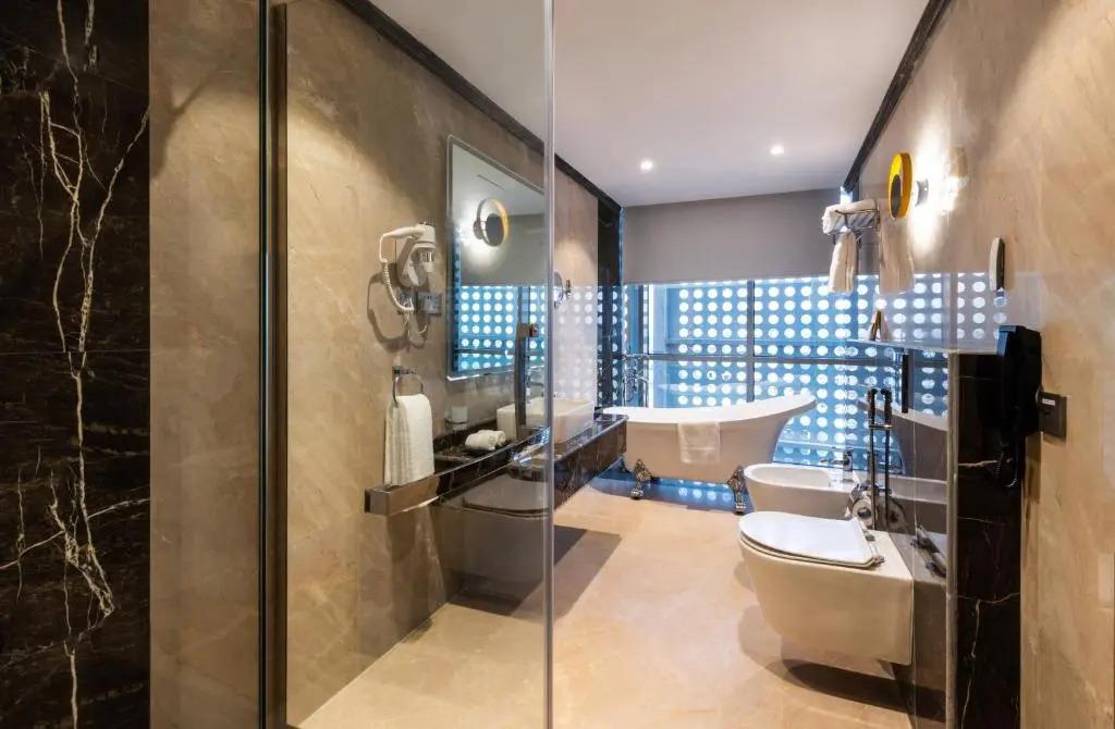 Warwick Riyadh Hotel 4*