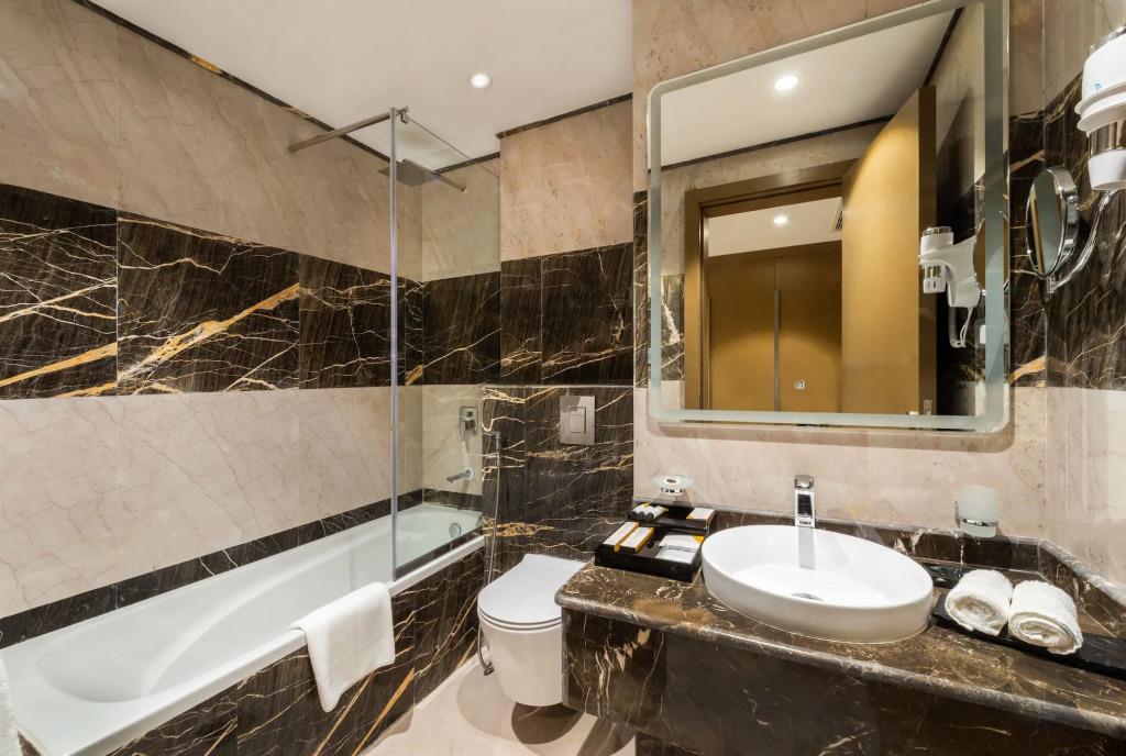 Warwick Riyadh Hotel 4*