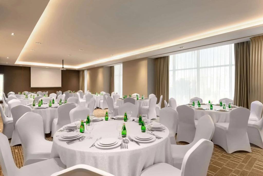 Ramada By Wyndham Riyadh King Fahd Road 4*