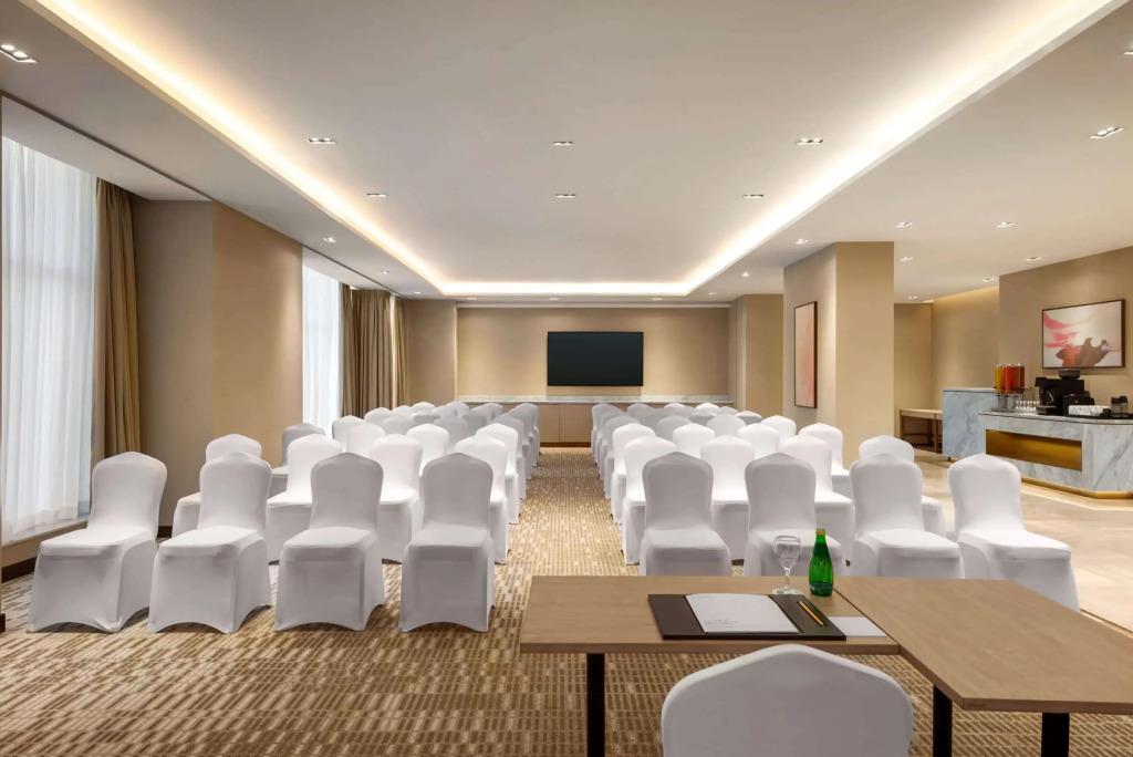 Ramada By Wyndham Riyadh King Fahd Road 4*