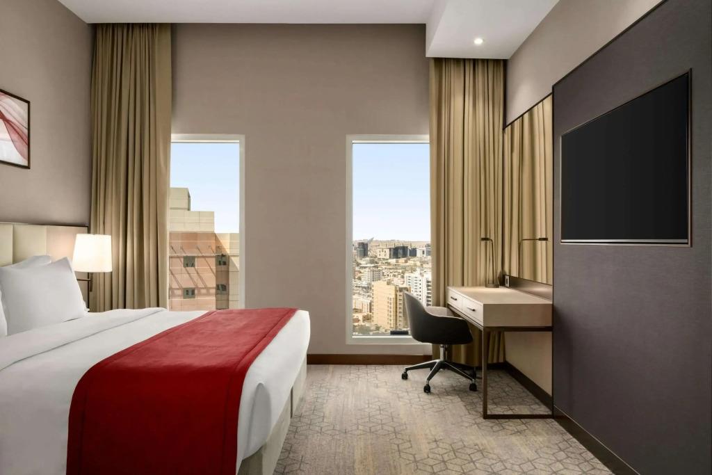 Ramada By Wyndham Riyadh King Fahd Road 4*