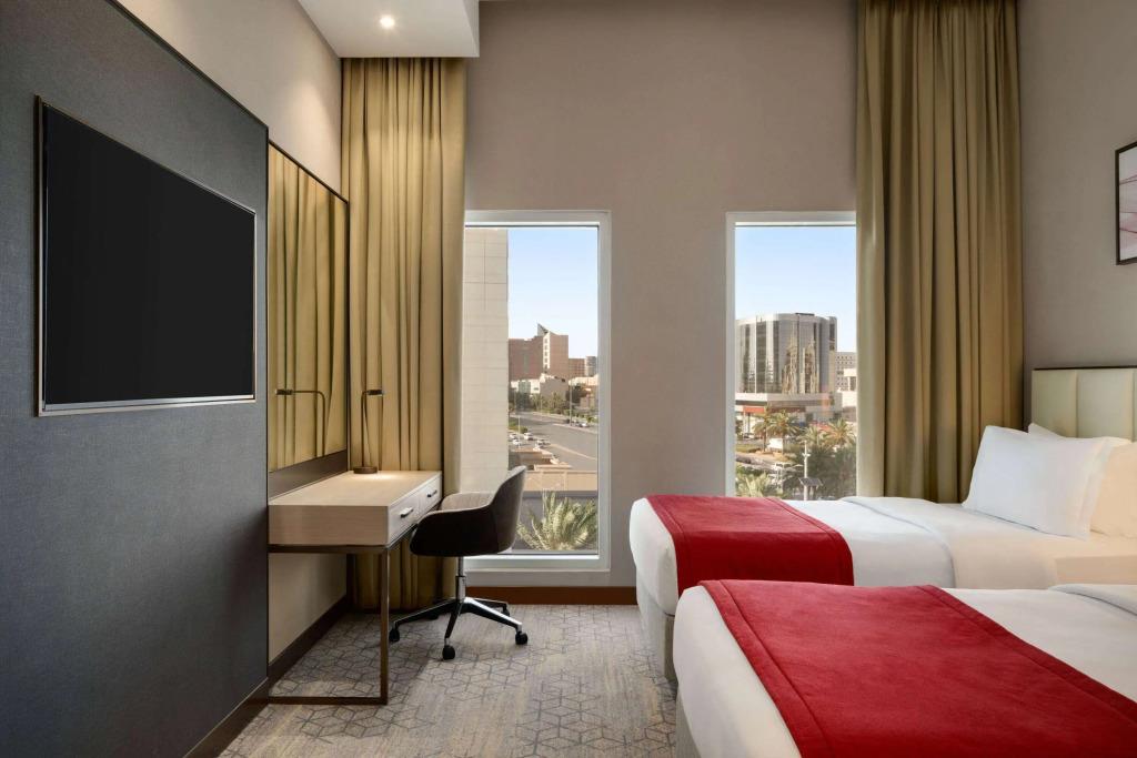 Ramada By Wyndham Riyadh King Fahd Road 4*