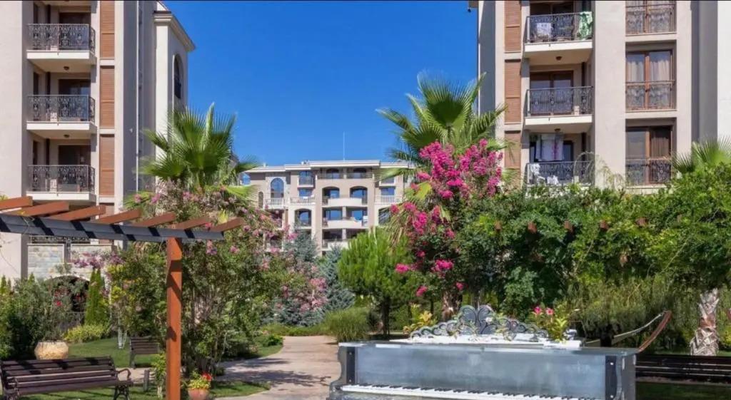 Beautiful Deluxe 2-bed Apartment in Sunny Beach 0*