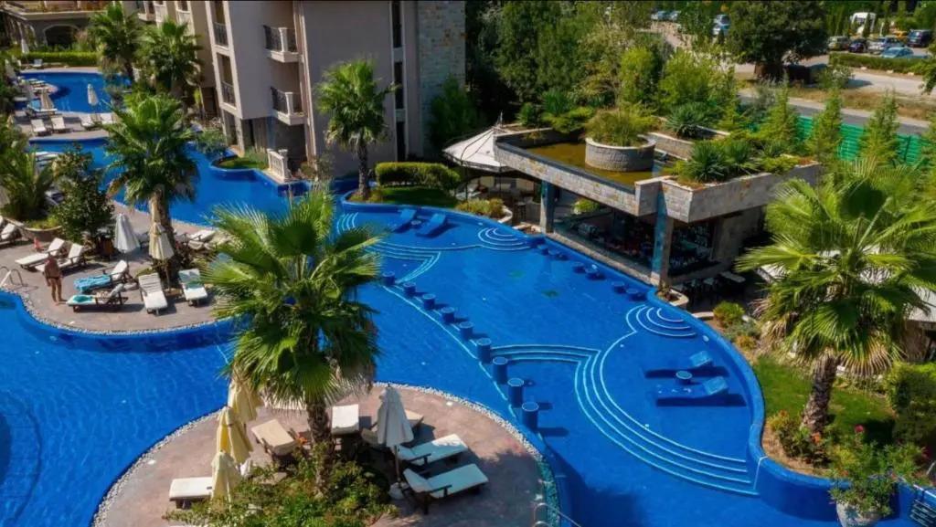 Beautiful Deluxe 2-bed Apartment in Sunny Beach 0*