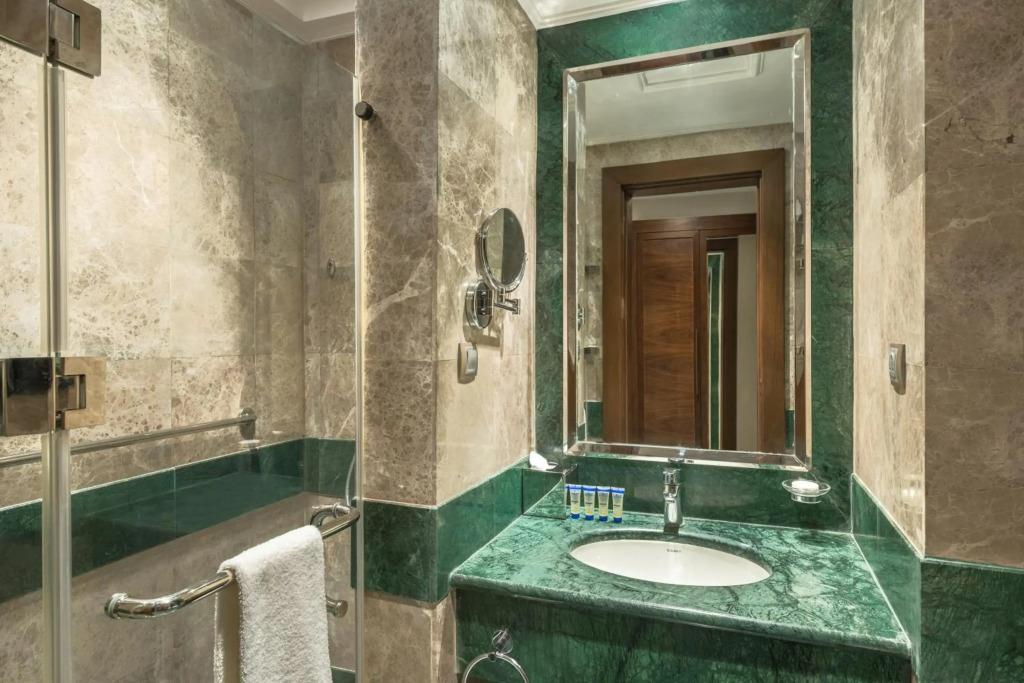 Copthorne Makkah Al Naseem 4*