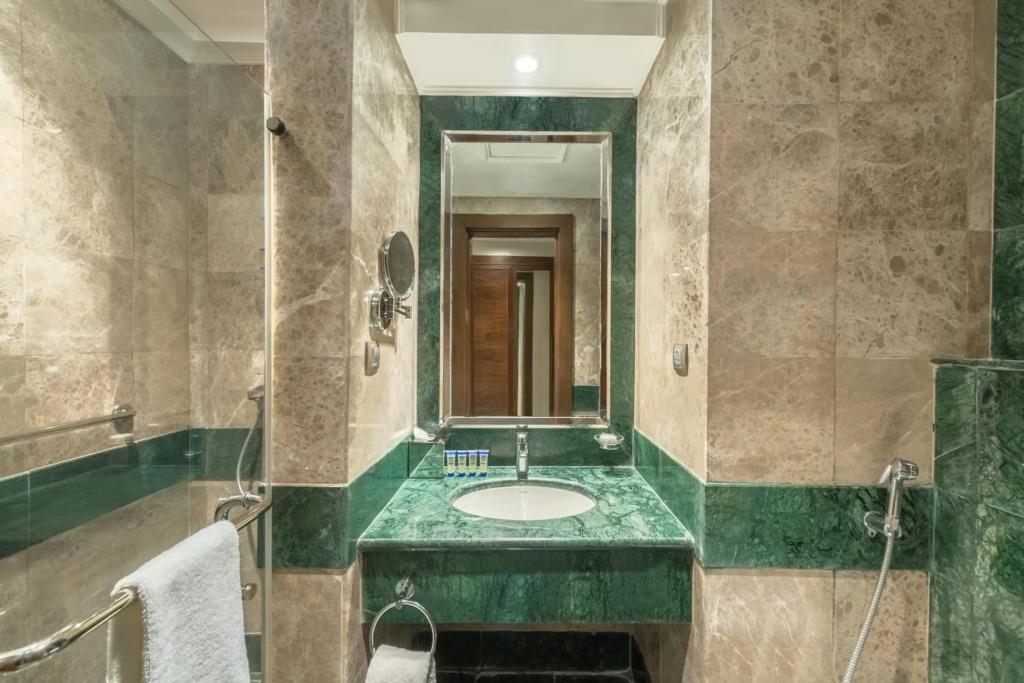 Copthorne Makkah Al Naseem 4*