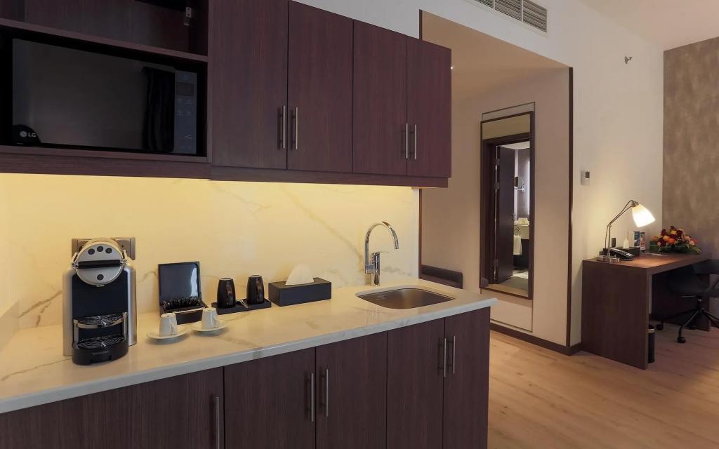 Comfort Hotel Jeddah King Road 3*