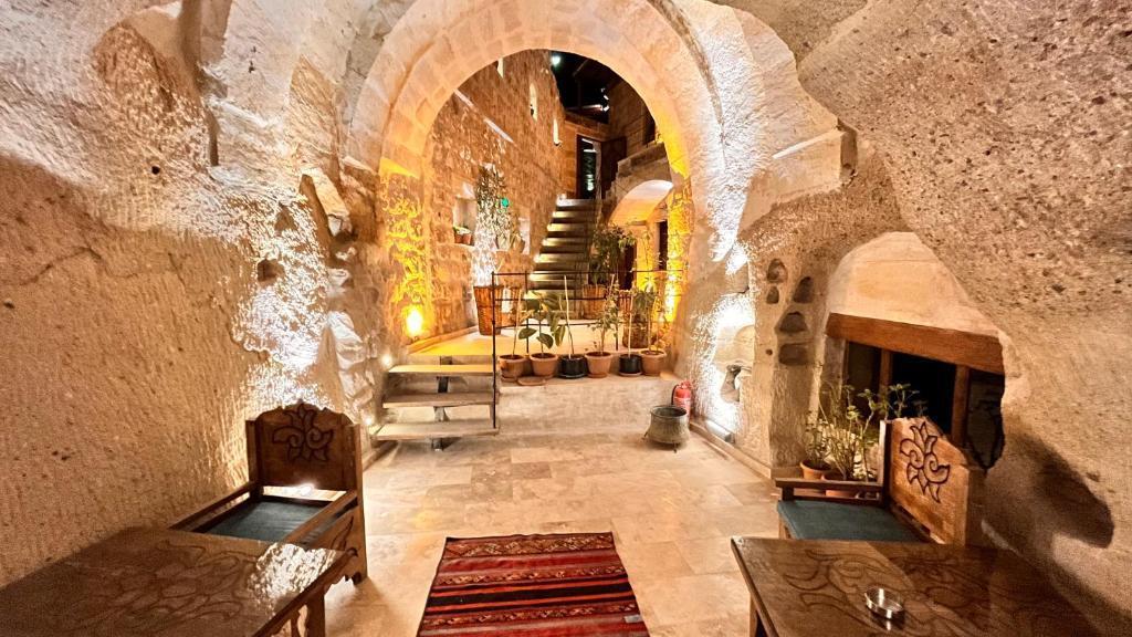 Rose Cave Hotel 0*