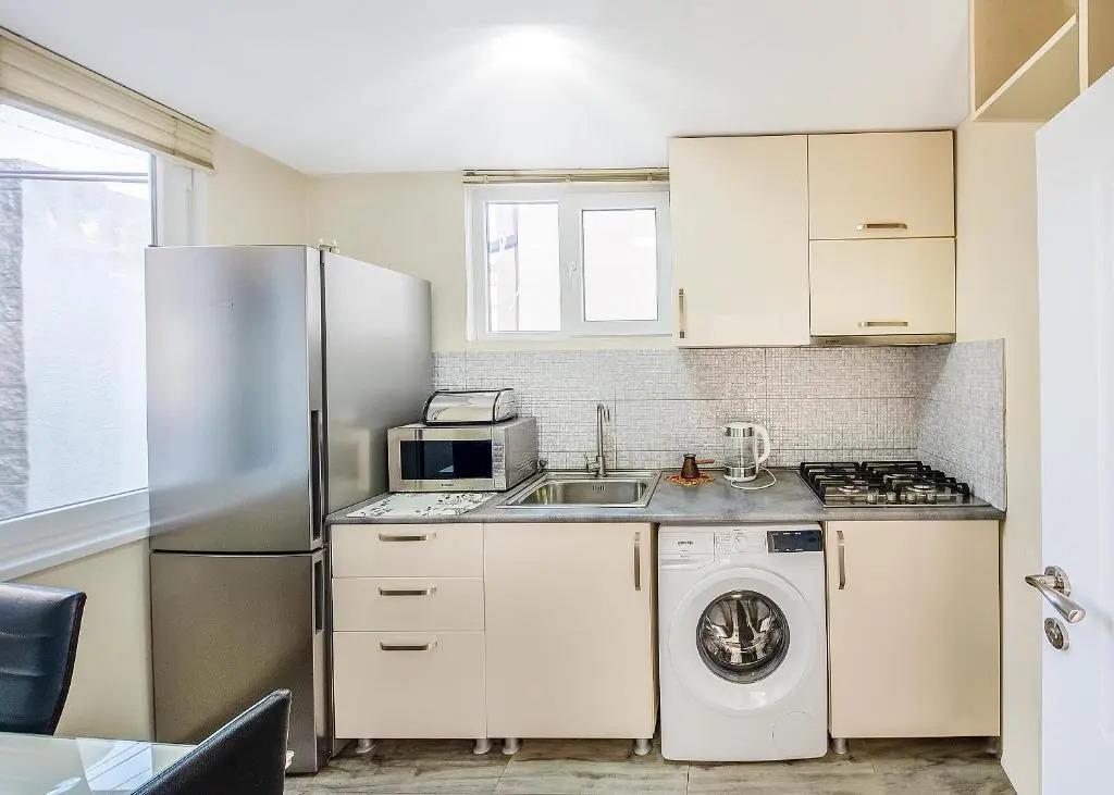 H&B apartments Izashvili 0*
