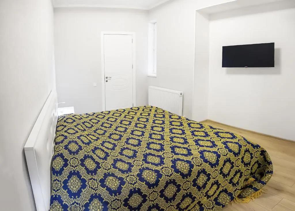 H&B apartments Izashvili 0*