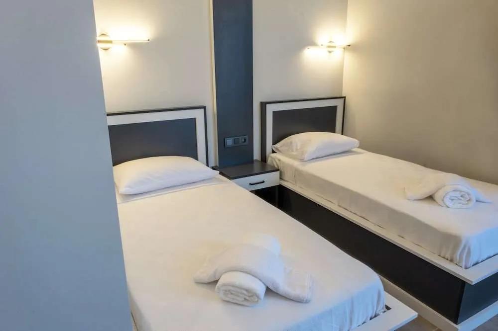 Pera Side Hotel 0*