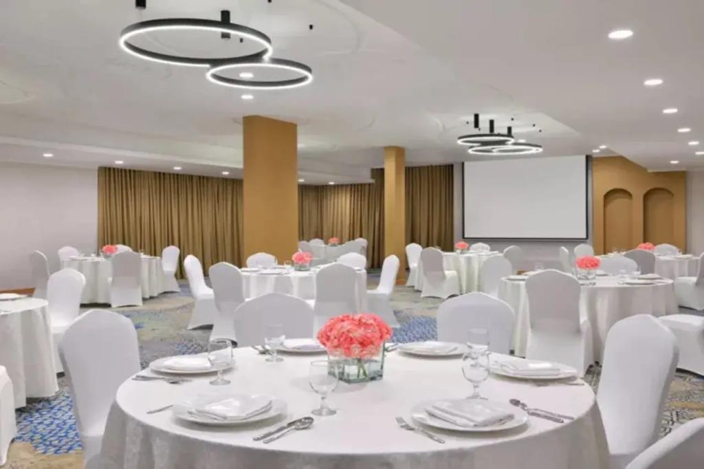 Holiday Inn Jeddah Corniche by IHG 4*