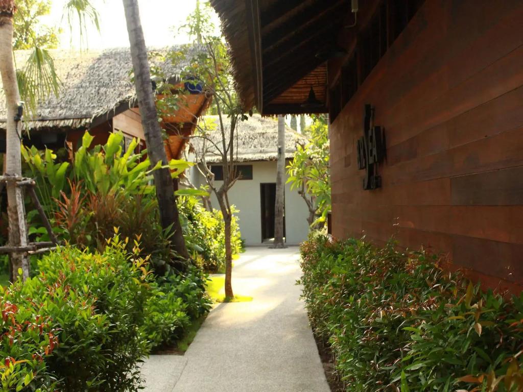 Bangrak Beach Club 3*