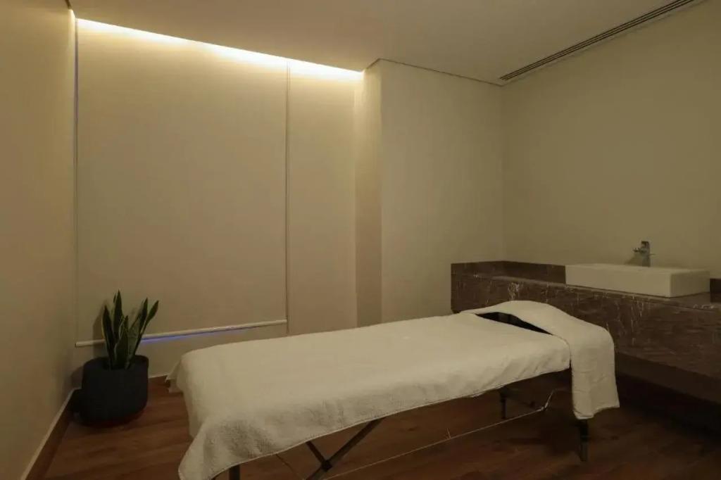 Radisson Hotel & Residence Riyadh Olaya 4*