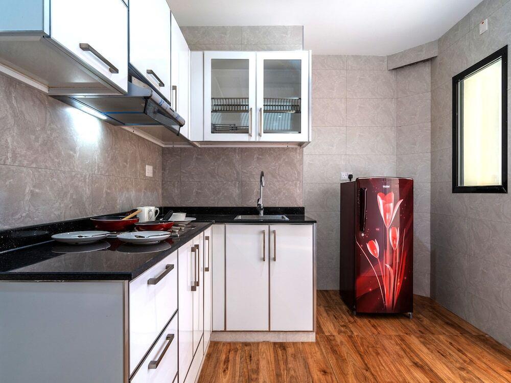 OYO Townhouse 156 Rose Hotel Apartments. 0*