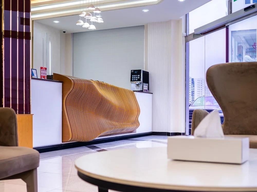 OYO Townhouse 156 Rose Hotel Apartments. 0*