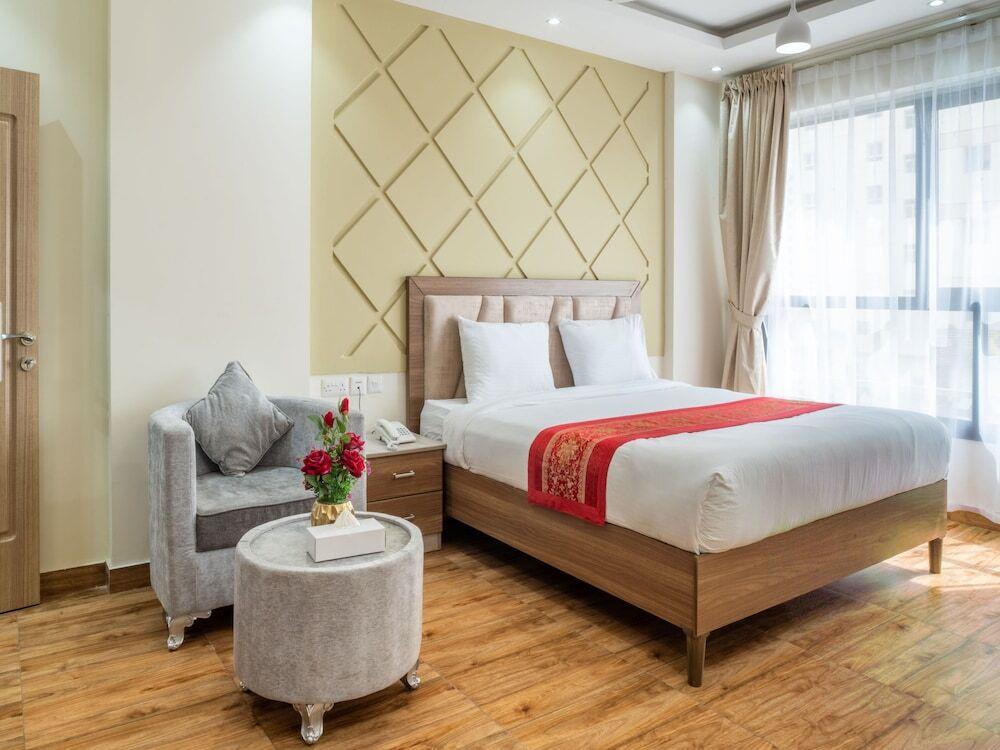 OYO Townhouse 156 Rose Hotel Apartments. 0*