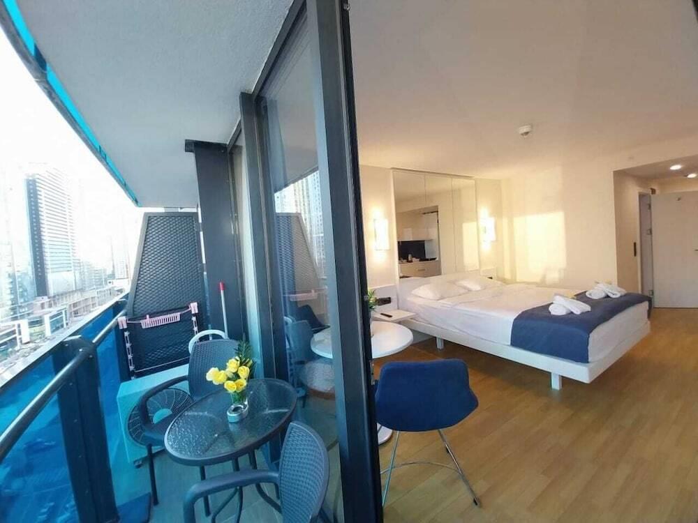 Holiday Point Orbi City 3*