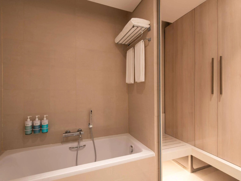 Novotel Riyadh Sahafa 4*