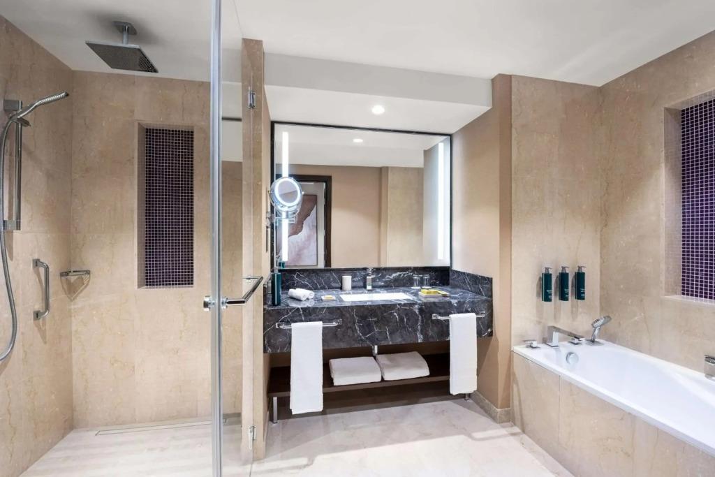 Hilton Al Khobar King Fahd Causeway 5*