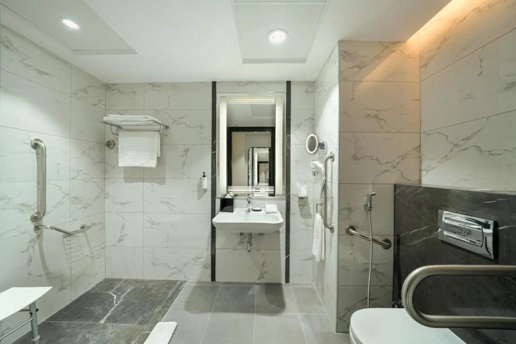 Al Manakha Rotana Madinah 4*