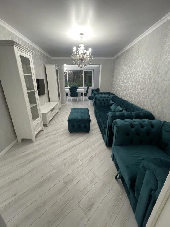Dvukhkomnatniy Lyuks Flat 0*