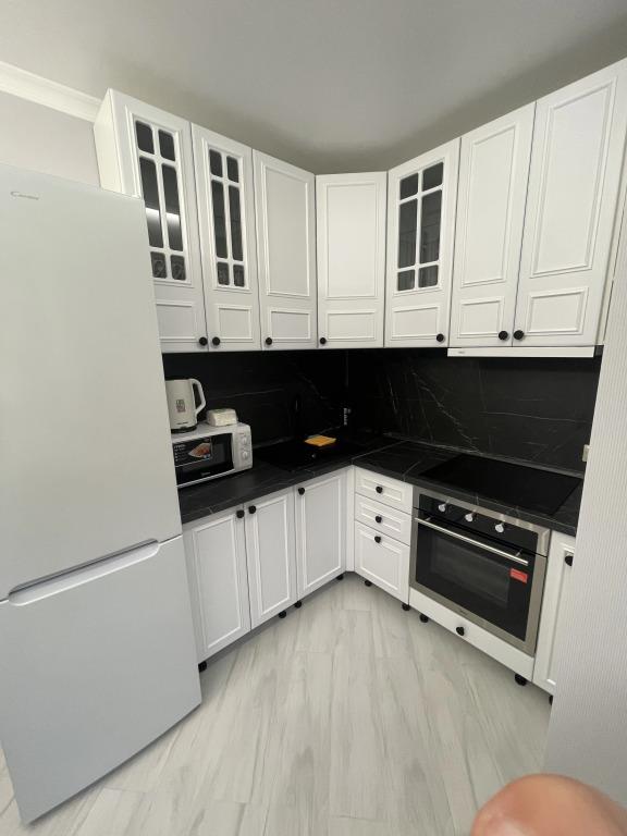 Dvukhkomnatniy Lyuks Flat 0*