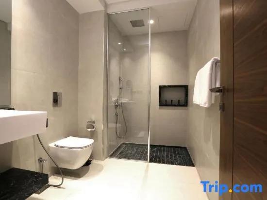 Weekend Hotel Sari 4*