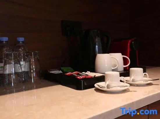 Weekend Hotel Sari 4*