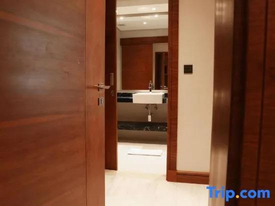 Weekend Hotel Sari 4*