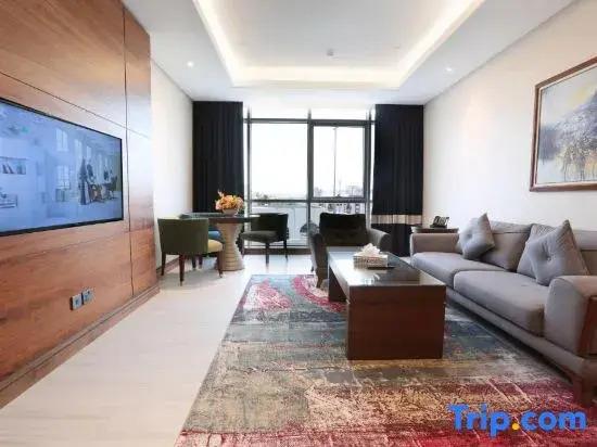 Weekend Hotel Sari 4*