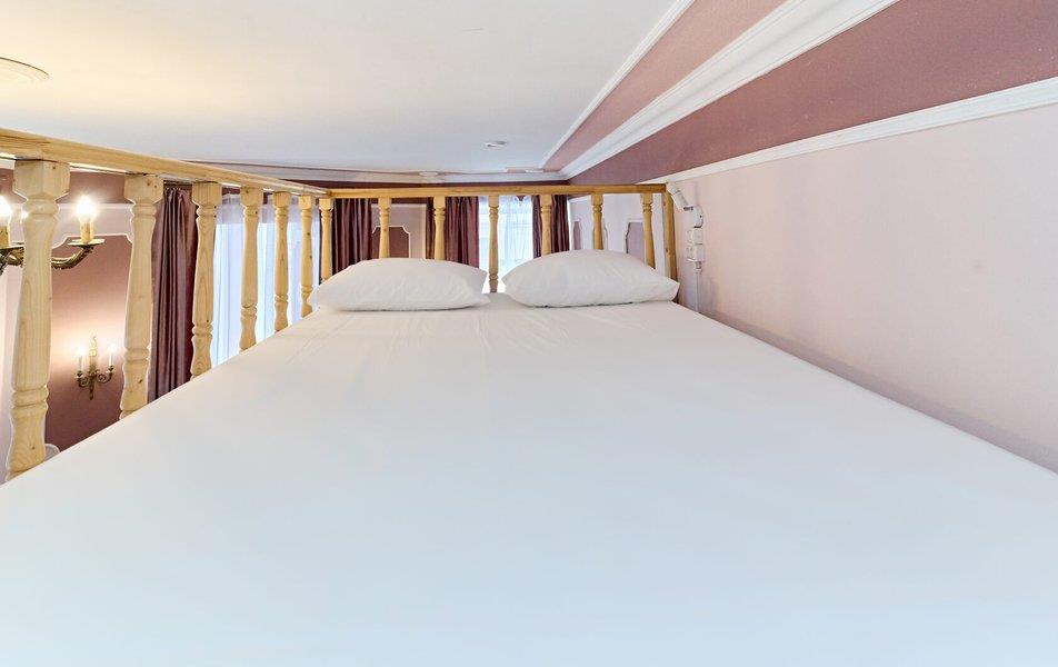 Отельбург на Петроградке 0*