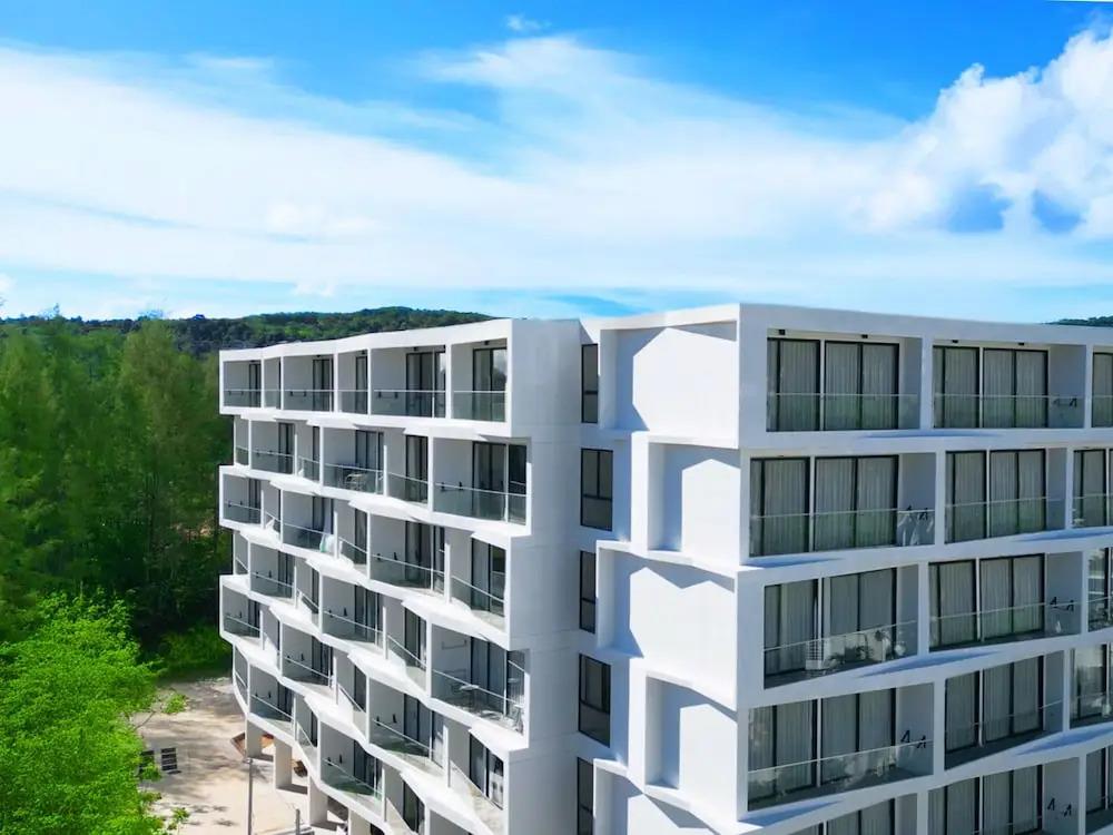 Laya Suites & Residences 3*