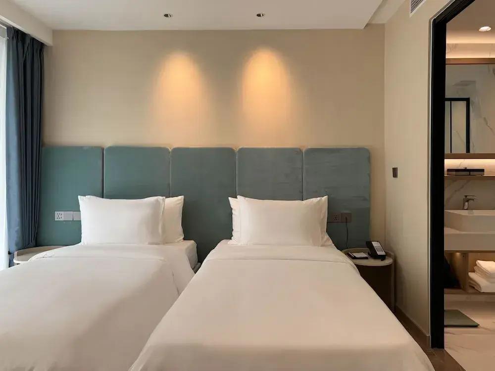 Laya Suites & Residences 3*