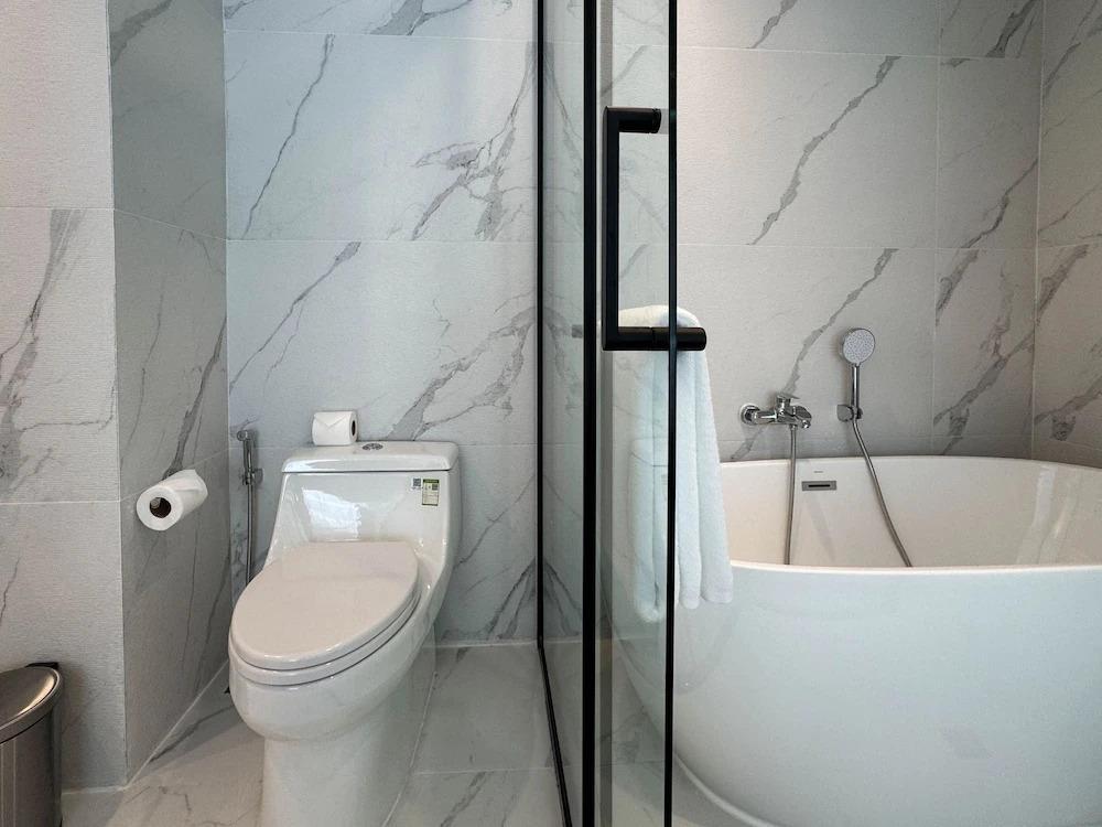 Laya Suites & Residences 3*