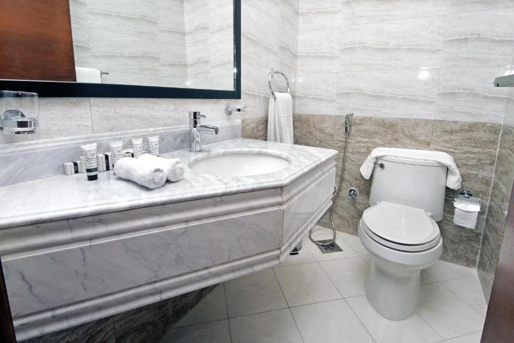 Seafront Luxury Suites 4*