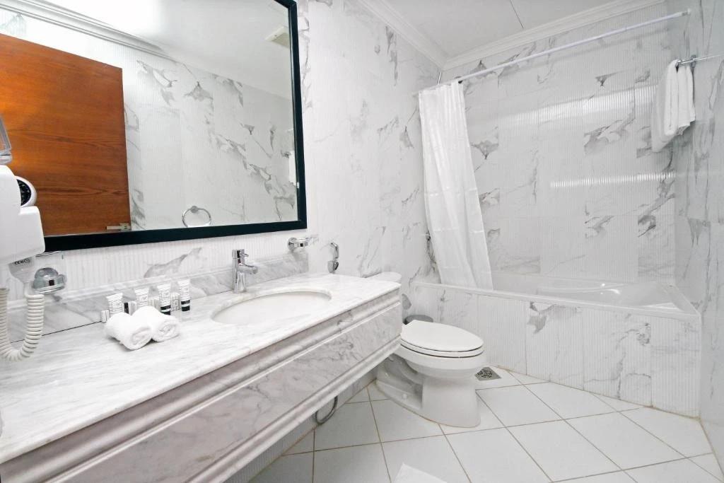 Seafront Luxury Suites 4*