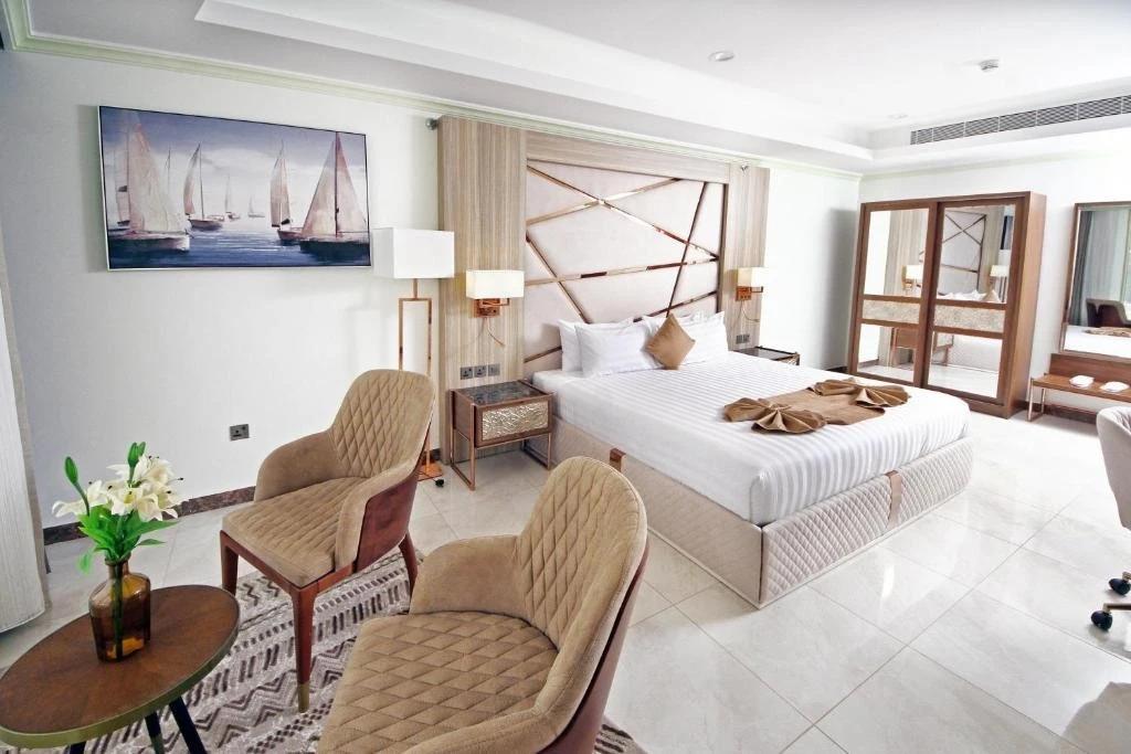 Seafront Luxury Suites 4*