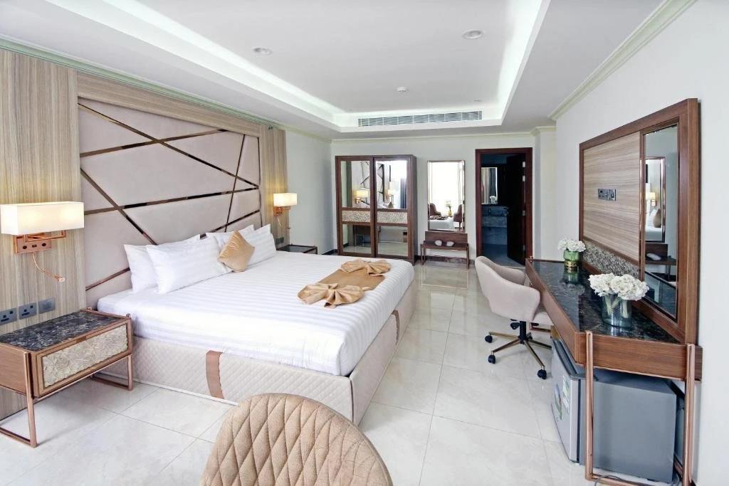 Seafront Luxury Suites 4*