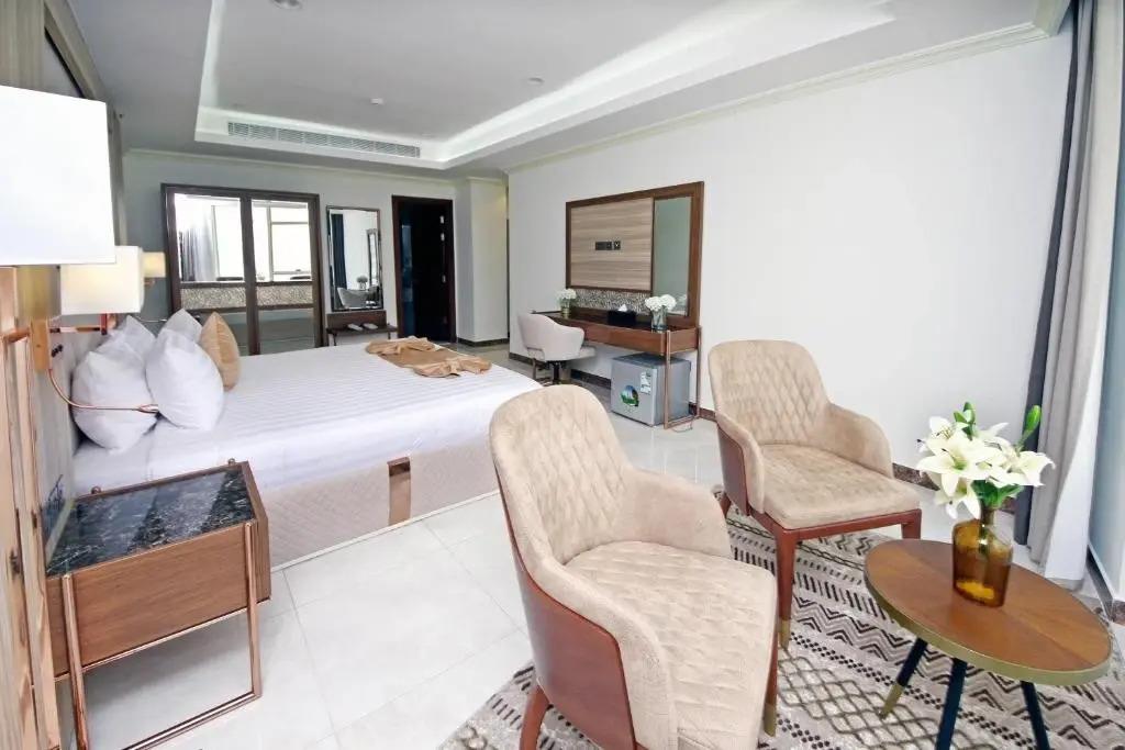 Seafront Luxury Suites 4*