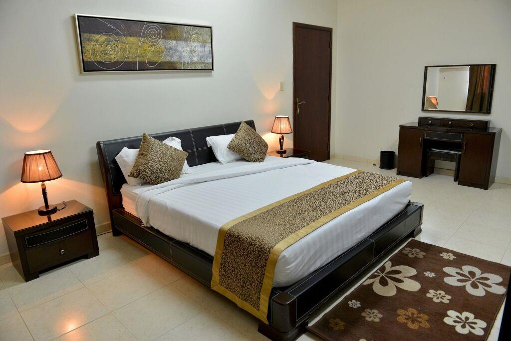 Four Seasons Hotel Apartments 4*