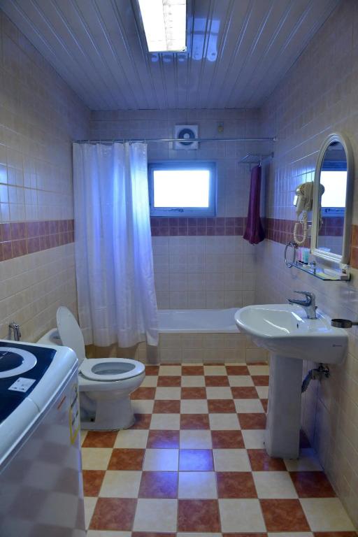 Four Seasons Hotel Apartments 4*