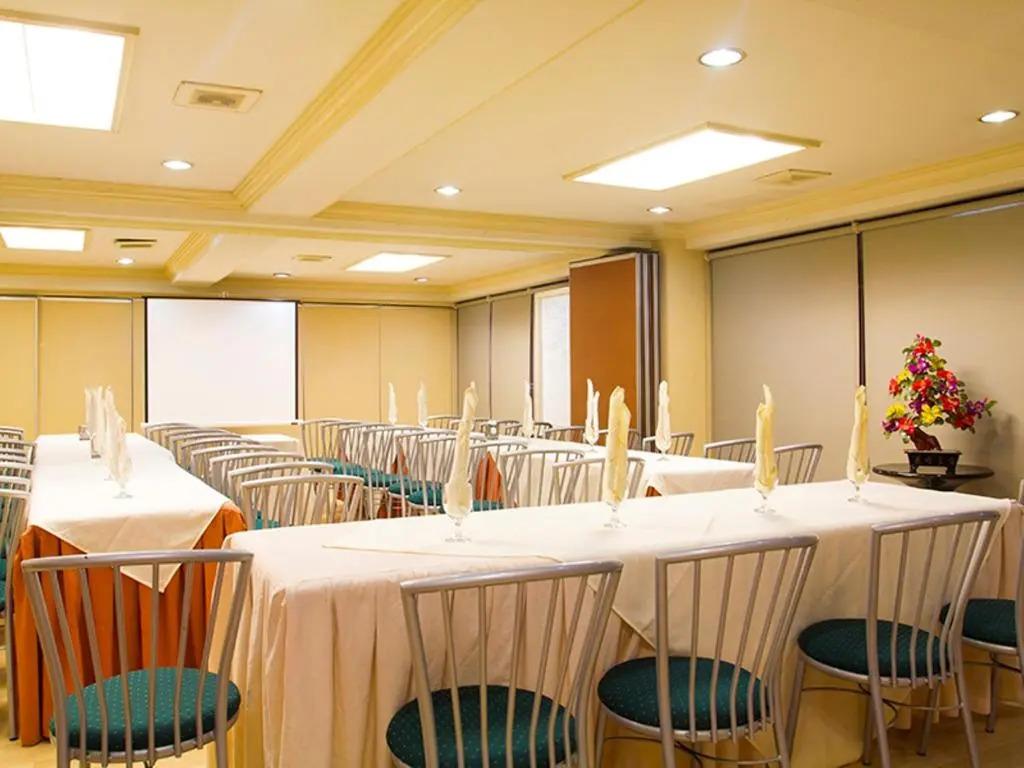Grand City Hotel 3*