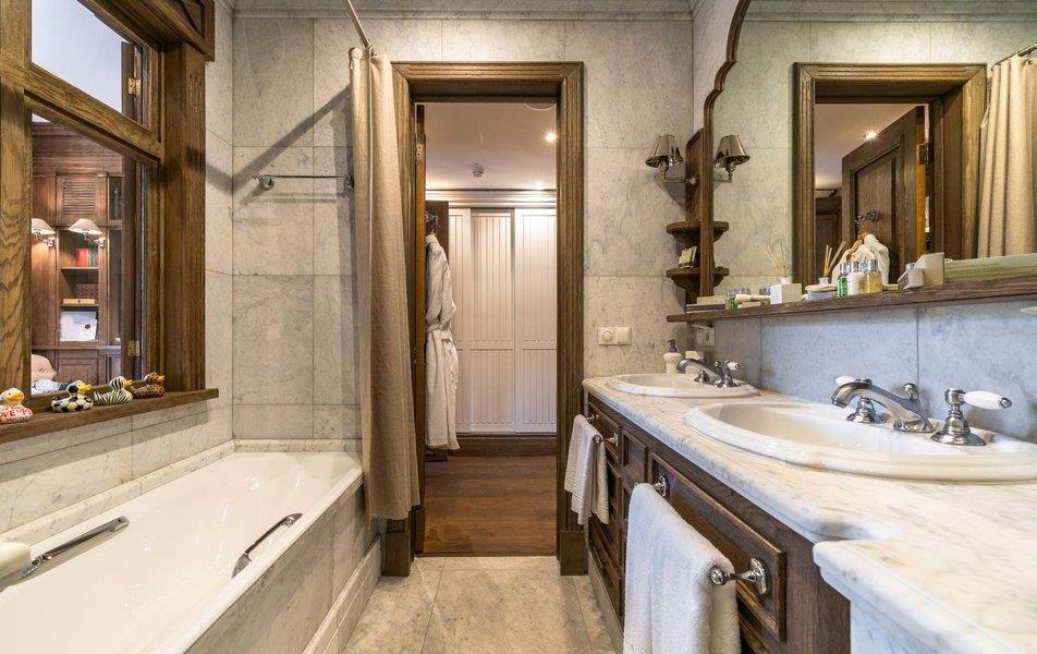 Dom 16 By Ginza Hotels 4*