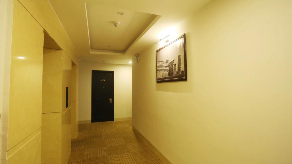 Royal Family Hotel Da Nang 3*