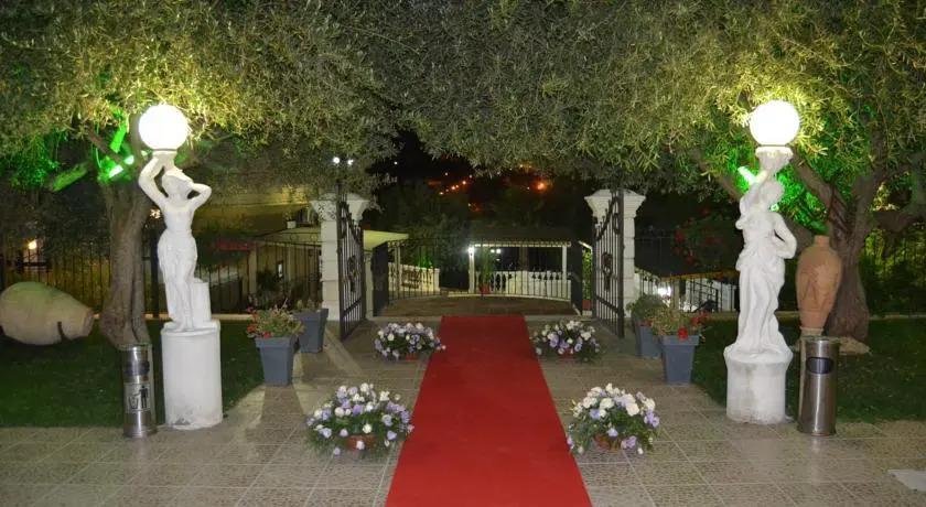 Parco Degli Ulivi 0*