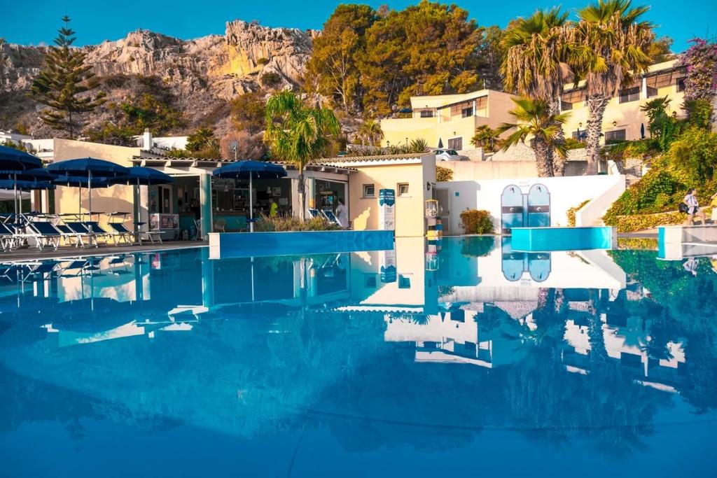 Villaggio Cala Mancina 4*