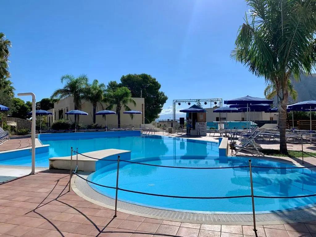 Villaggio Cala Mancina 4*
