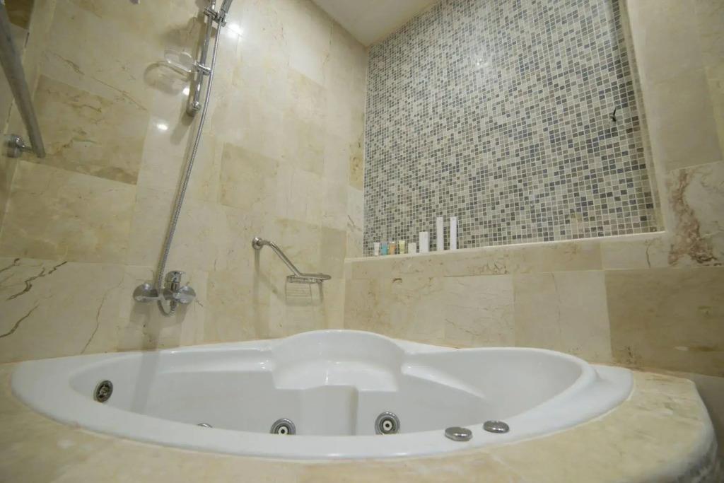 Crom Al Khobar 3*