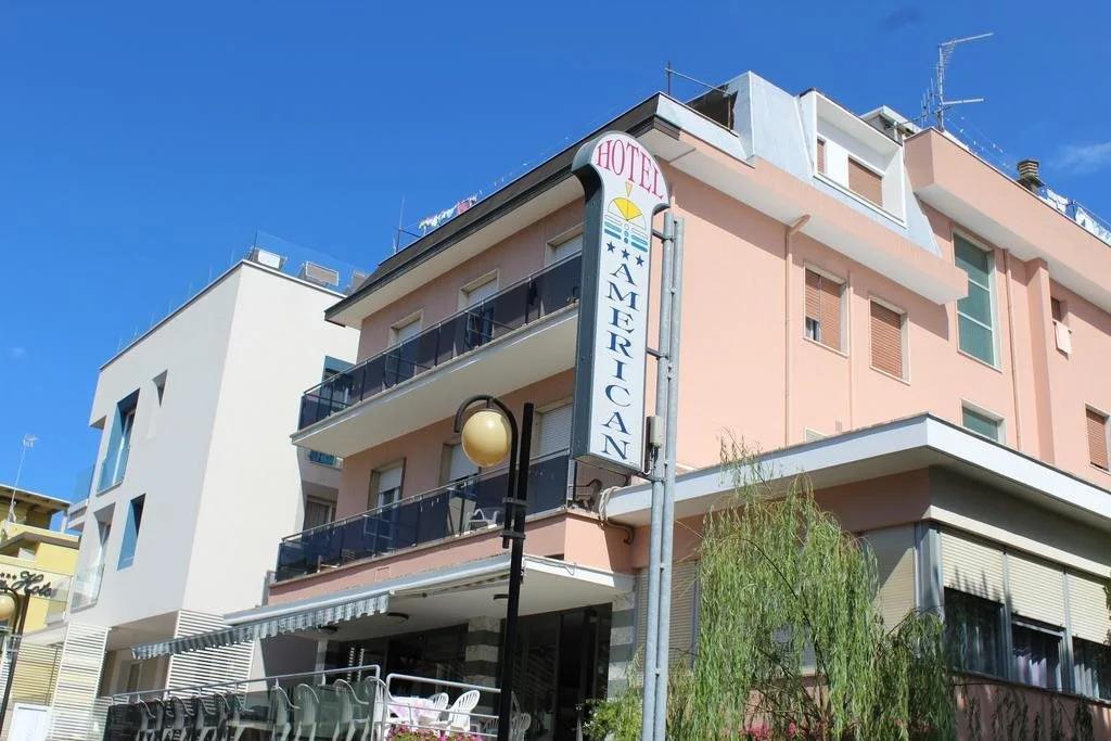 Hotel American 3*